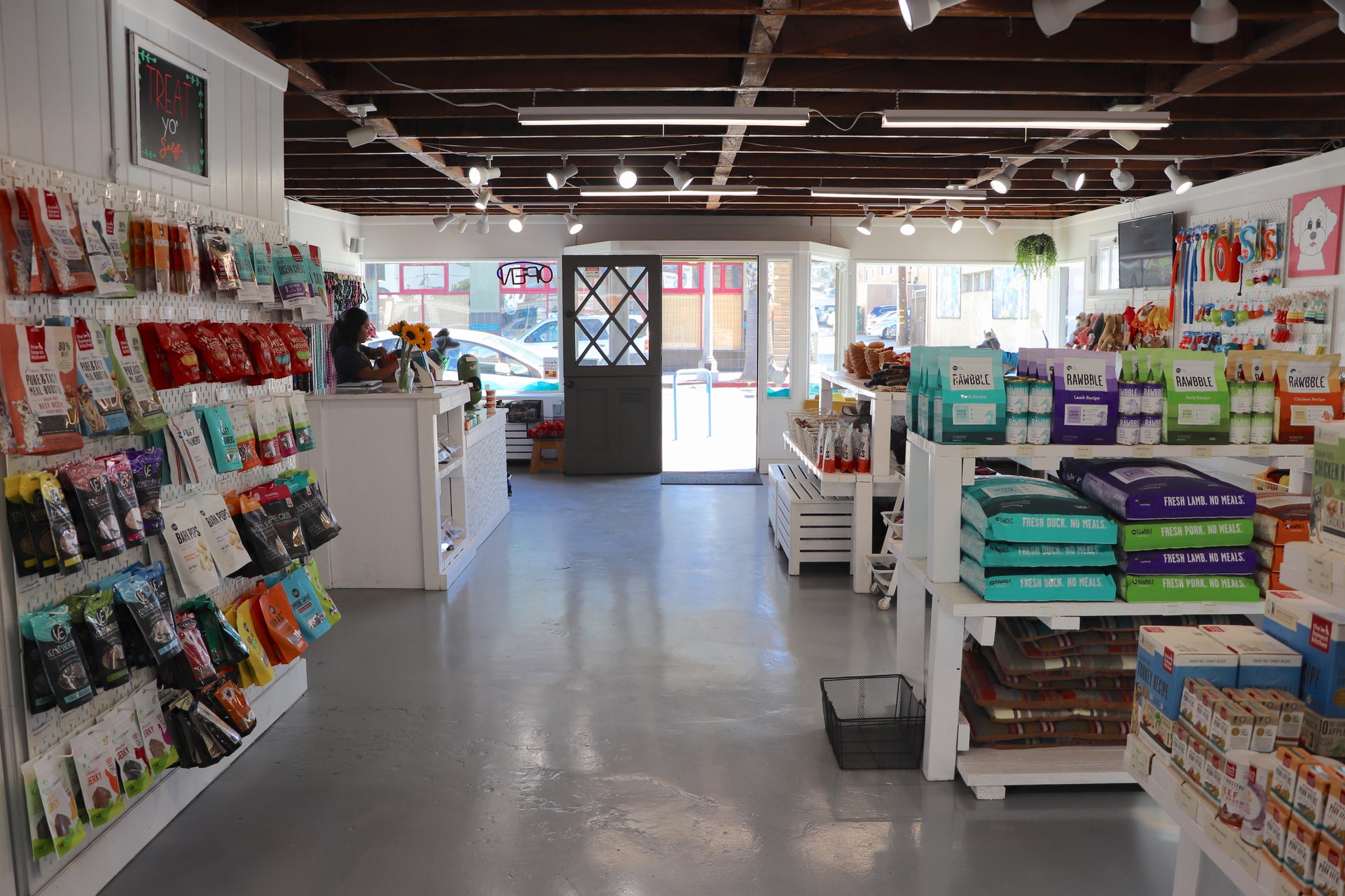 Shore Thing Pet Supply | Ocean Beach's Pet Supply Store
